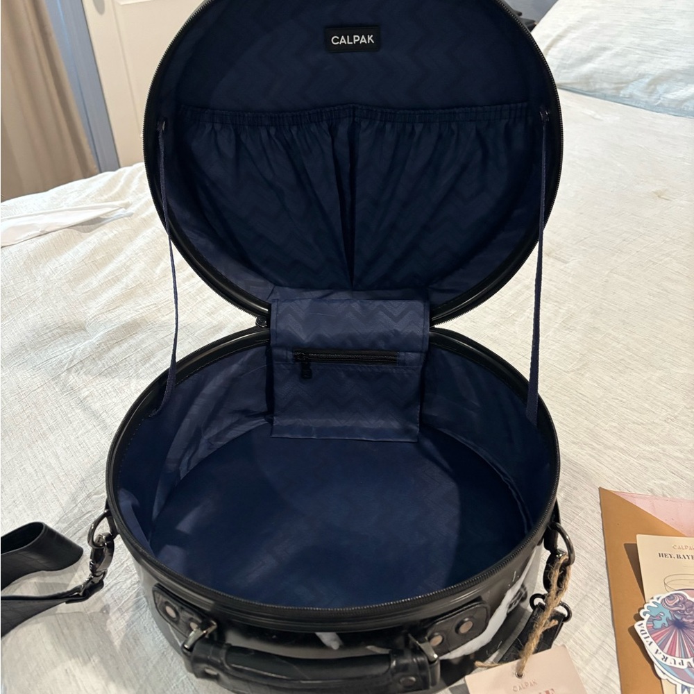 NWT Calpak hat travel bag/suitcase - Picture 4 of 6